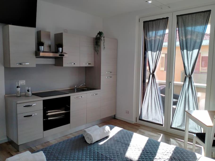 Suite Room Malpensa B&B Cardano Al Campo Eksteriør bilde