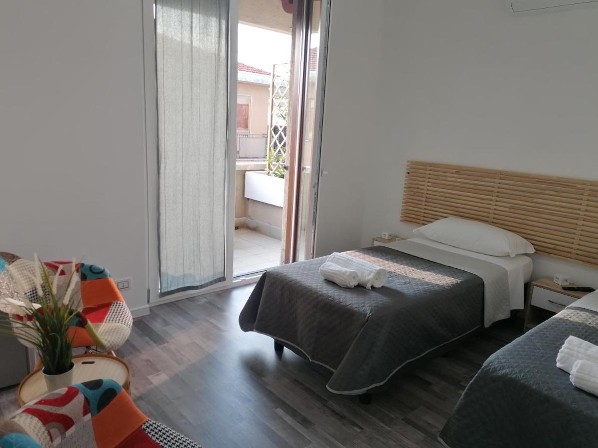 Suite Room Malpensa B&B Cardano Al Campo Eksteriør bilde